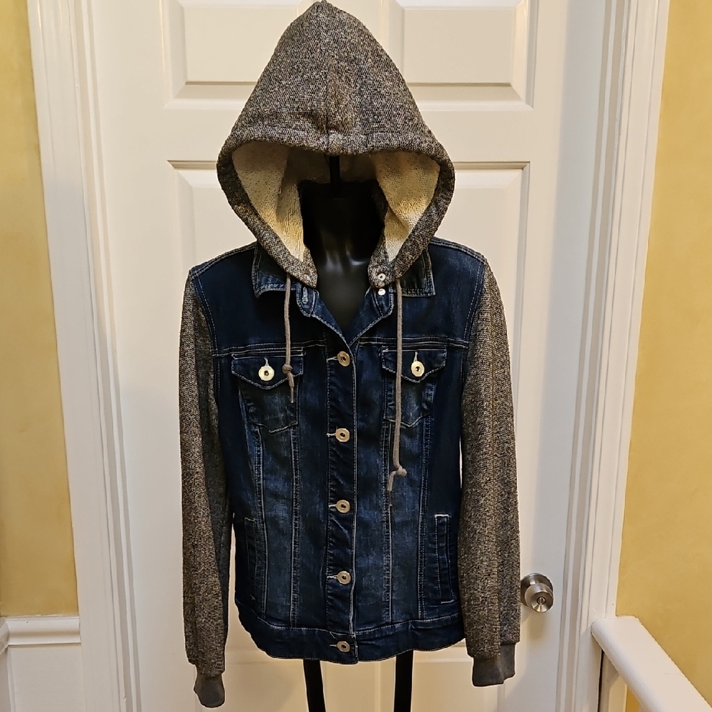 DB ESTABLISHED 1962 Denim Jean Jacket Coat with Gray Sleeves and Hood - M